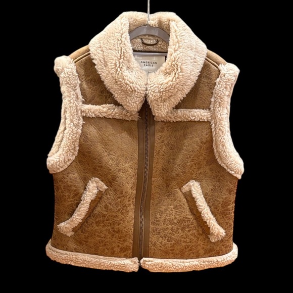 American Eagle Outfitters Jackets & Blazers - American Eagle Outfitters Cream Sherpa Vest